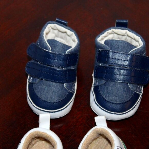 Lot of 4 Pairs Baby Boy Shoes Newborn NB - Picture 5 of 10